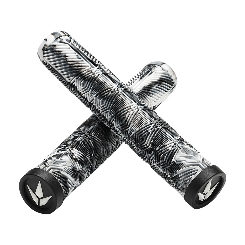 Blunt hand grips V3 black/white skrejriteņu rokturi