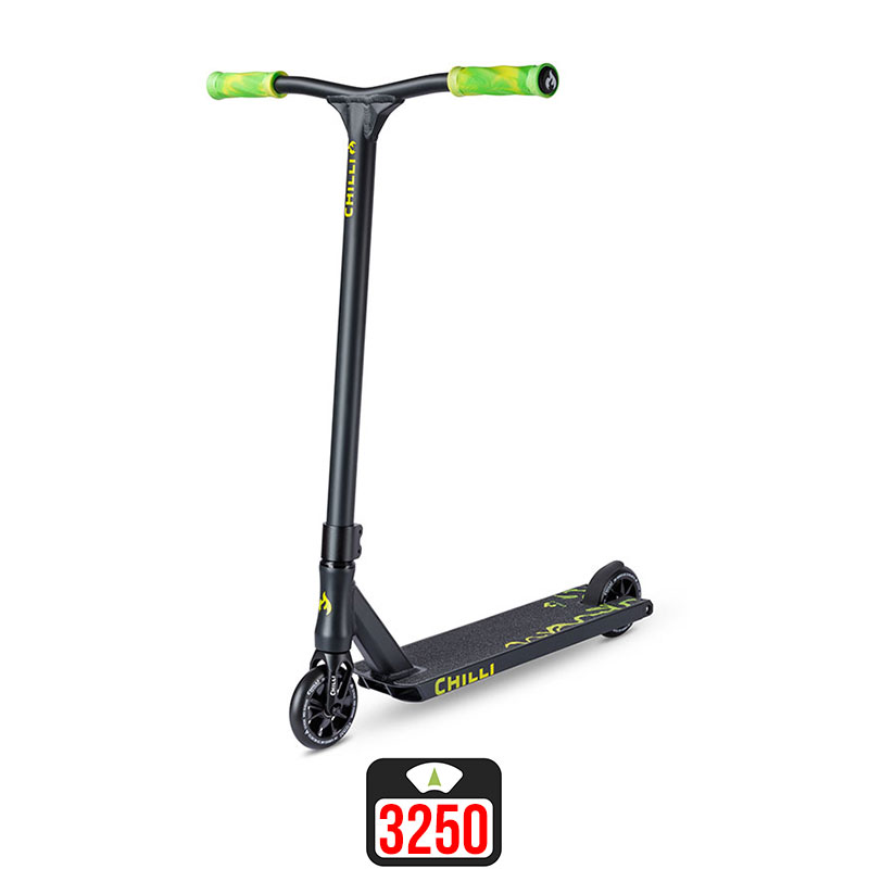 Chilli Reaper Venom M green stunt scooter